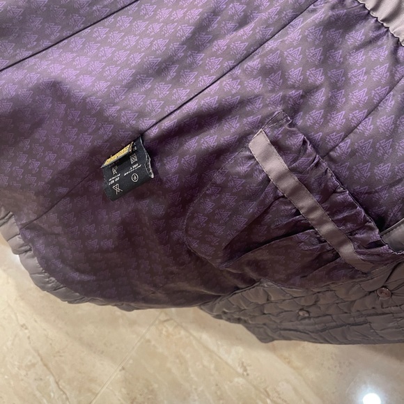 Very nice warm puffer jacket in soft brown color - Picture 4 of 7